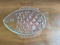 Novi stakleni pladanj od debelog stakla - riba