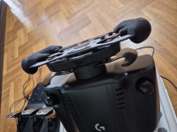 Logitech G923 volan + F1 dodatak na volan