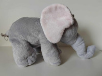 Veća plišana igračka slon
