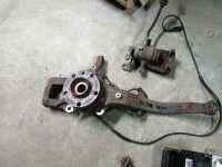 alfa romeo 156 prednja glavčina lijeva i desna komplet ležaj abs senzo