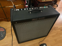 Hot Rod Deville 410 zajedno sa flight caseom