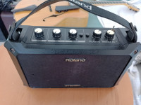 Roland Mobile AC gitarsko pojačalo