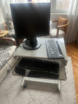 Stol,tipkovnice,monitor