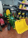 TRAKTOR NA PEDALE JOHN DEERE