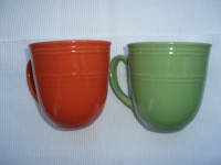 2 šalice u kompletu, zapremnine 2 dcl