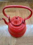 Čajnik emajlirani