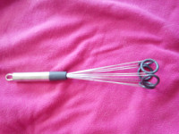 MUTILICA  – PJENJAČA ZA KREME