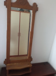 Ogledalo u hrastovom okviru