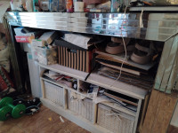 staklena konzola, komods