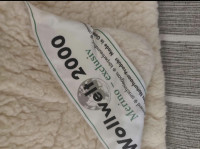 Dva vunena pokrivača