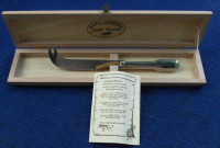 Vrhunski francuski nož za sir u drvenoj kutiji