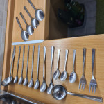 Pribor za jelo žlice i male žličice