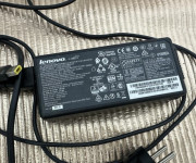 Lenovo punjač za laptope 135W