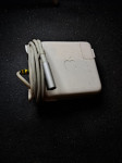 Apple MagSafe 70W adapter