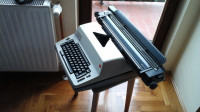 Električni pisaći stroj Olympia