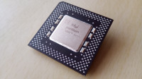 Procesor Intel Pentium 233 MMX Socket 7 sa hladnjakom, retro