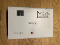 Projektor Sony VPL EW235 + platno