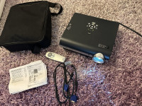 Projektor Toshiba TDP-T45,potpuno ispravan sa daljinskim,VGA