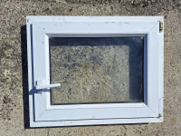 Mali PVC prozor