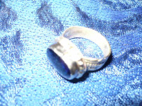 Antik prsten sa duboko plavom gemom