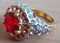 damski prsten sa rubinom i briljantima