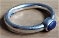 cabochon lolite plavi srebrni prsten