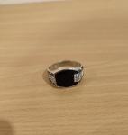 Novi muški prsten pečatnjak s crnim emajlom, crnim i bijelim cirkonima