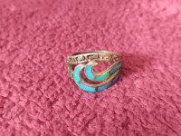 Srebrni prsten s opal dekoracijom - 925 srebro