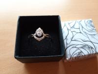 Prsten od srebra sa cirkonima i žigom 925
