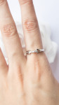 PRSTEN OD BIJELOG ZLATA S CIRKONIMA 14K (585) 1,83g NOVO • GOLD SHOP •