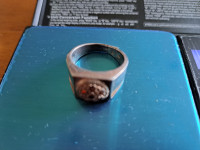 Srebrni prsten (925) sa crvenim cirkonima