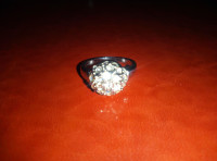 Stari bijeli prsten sa predivnim kamenčićima - BIŽUTERIJA