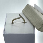 ZLATNI PRSTEN SA 2 BRILJANTA