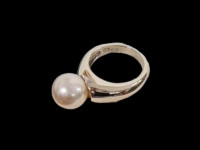 ZLATNI PRSTEN S BISEROM 8,29G (18K) / R1, RATE !