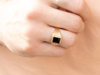 ZLATNI PRSTEN PEČATNJAK S ONIXOM 14K (585) 4,50 g NOVO • GOLD SHOP •