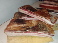 prodajem suhu domaću slavonsku slaninu-špek