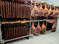 Suhomesnati proizvodi