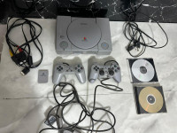 Sony playstation 1,chipiran,ispravan,2 joysticka,memory,Crash bandicoo