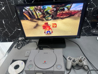 Sony Playstation 1 chipirani,ispravno,5 igrica,kablovi,joystick,memory
