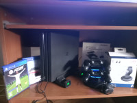 Playstation 4 PRO1TBprodajem sve sa slike novo odlično stanje