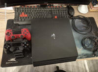 Ps4 PRO + oprema