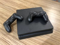 PS4 Slim 1TB // 2 Kontrolera