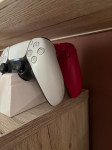 Playstation 5 slim 1b, 2 kotrolera, stanica za punjenje