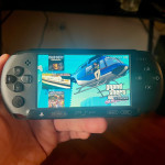 PSP 1004 – odlično stanje + puno igara (modan)