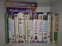 Travel guides, 35 komada, 50€
