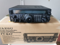 Yaesu FT-847 multiband radioamaterski uređaj