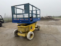 ŠKARASTA DIZALICA  (BINA) PLATFORMA