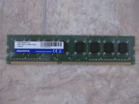 ADATA 4 GB DDR3 1600 MHz 1R memorije - za stolna računala