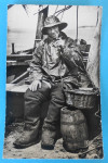 STARI RIBAR - prekrasna stara razglednica * ribari ribarstvo ribarenje