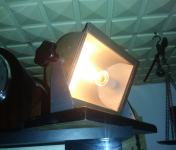 Stara industrijska lampa - reflektor